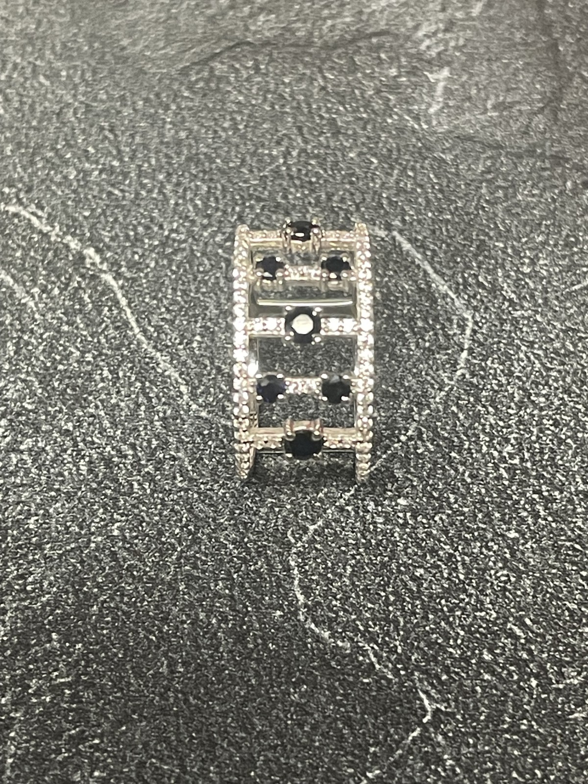 Alliance en or sur-mesure pour mariage près de Vitrolles