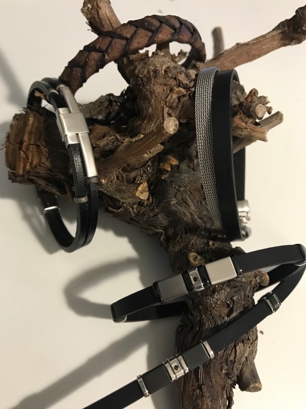 Le bracelet acier ou cuir