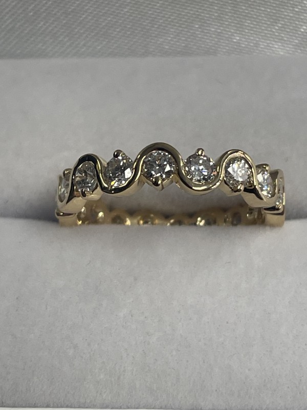 Alliance tour complet or jaune 18k sertie de 18 diamants 0,08 carat