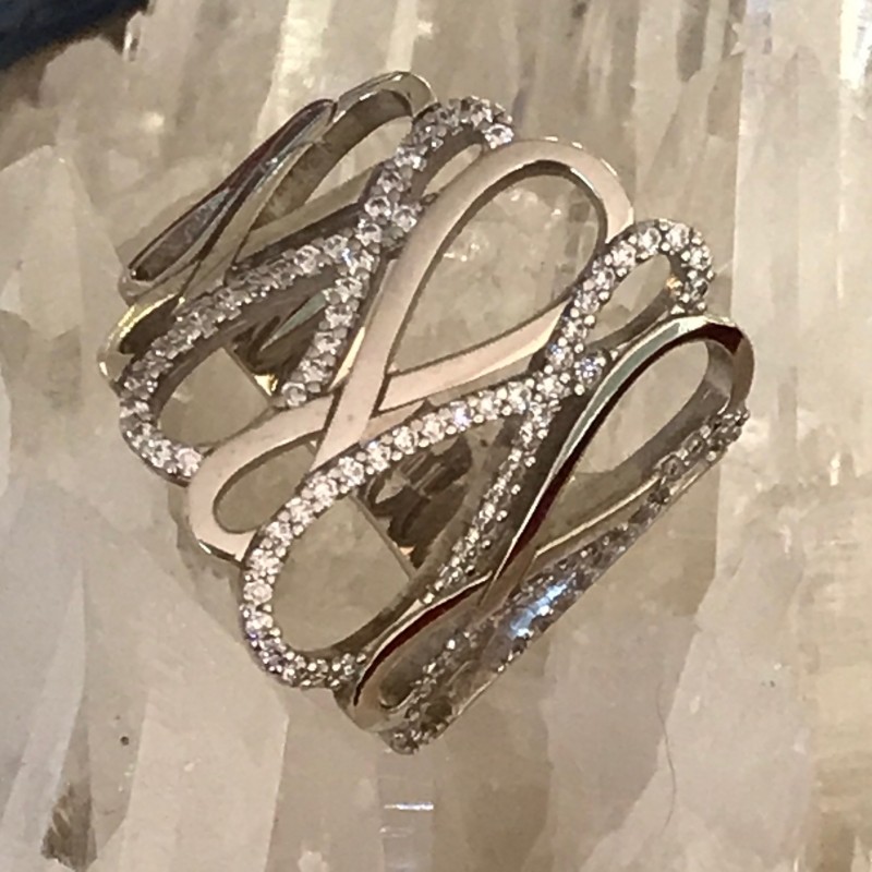 Bague argent motif infini stylisé serti oxyde Taille 54 Prix 91€