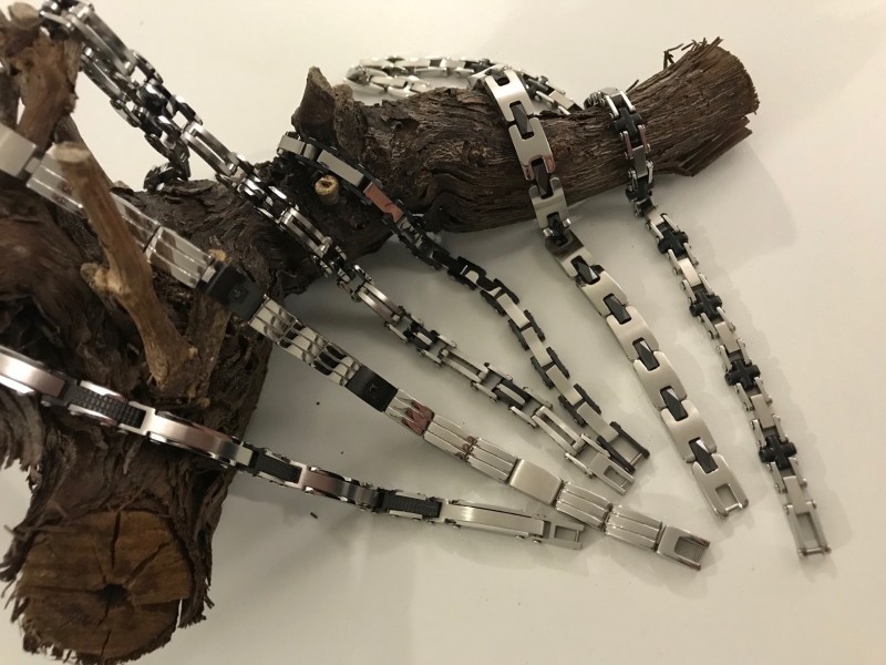 Le bracelet acier ou cuir