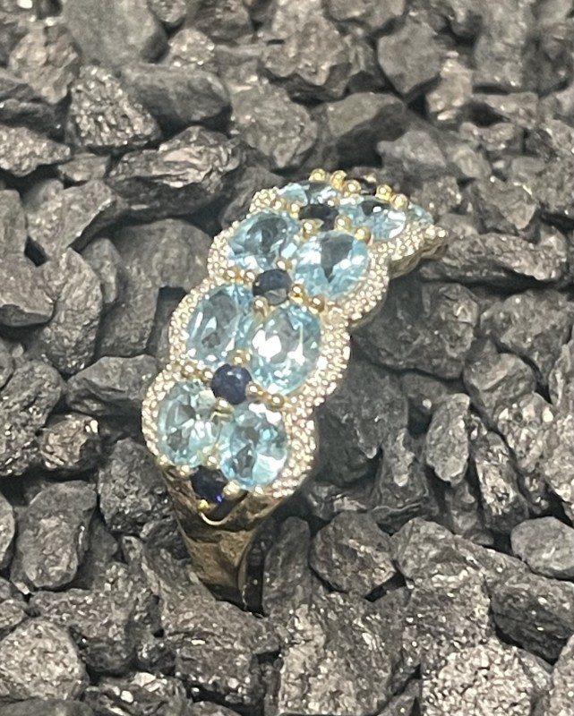 Bague or jaune 18K topaze bleue, saphir et diamants à Salon de Provence