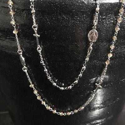 Les colliers en argent