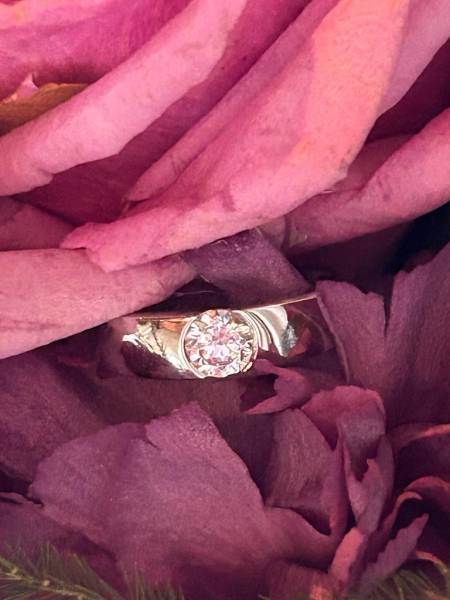 Création d'Alliances sur Mesure en Or 18K diamant à Salon de Provence