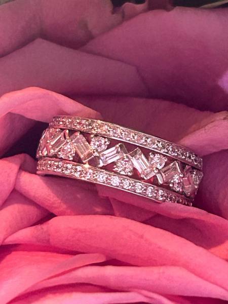 Création d'Alliances sur Mesure en Or 18K diamant à Salon de Provence