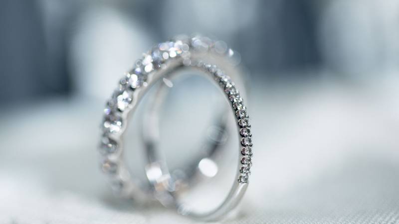 L'intemporel : Les alliances diamants 1/2 tour et tour complet