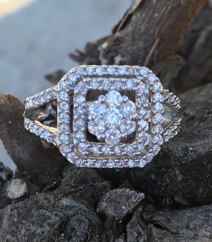 Bague argent et oxyde taille 55 : 94€