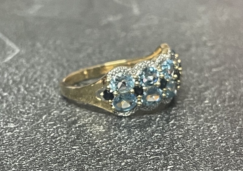 Bague or jaune 18K topaze bleue, saphir et diamants à Salon de Provence
