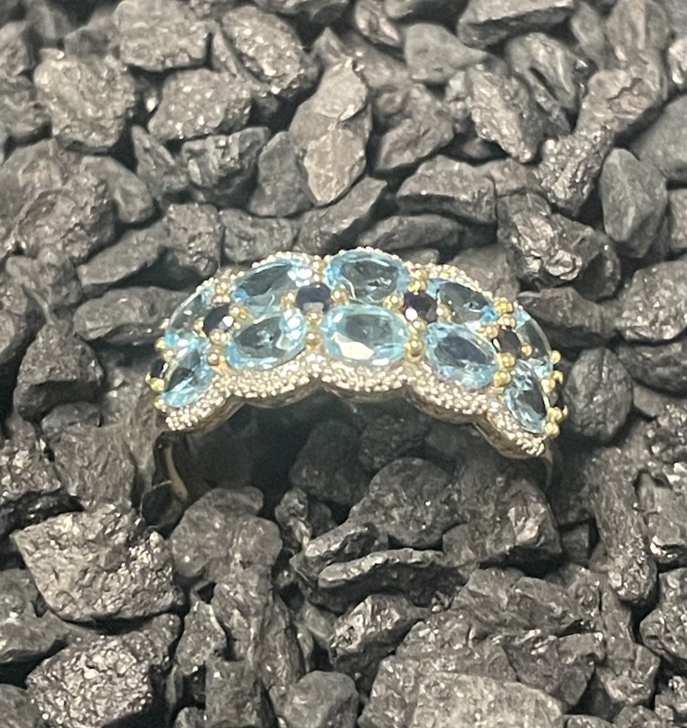 Bague or jaune 18K topaze bleue, saphir et diamants à Salon de Provence