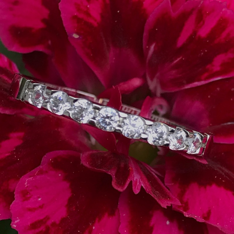 L'intemporel : Les alliances diamants 1/2 tour et tour complet